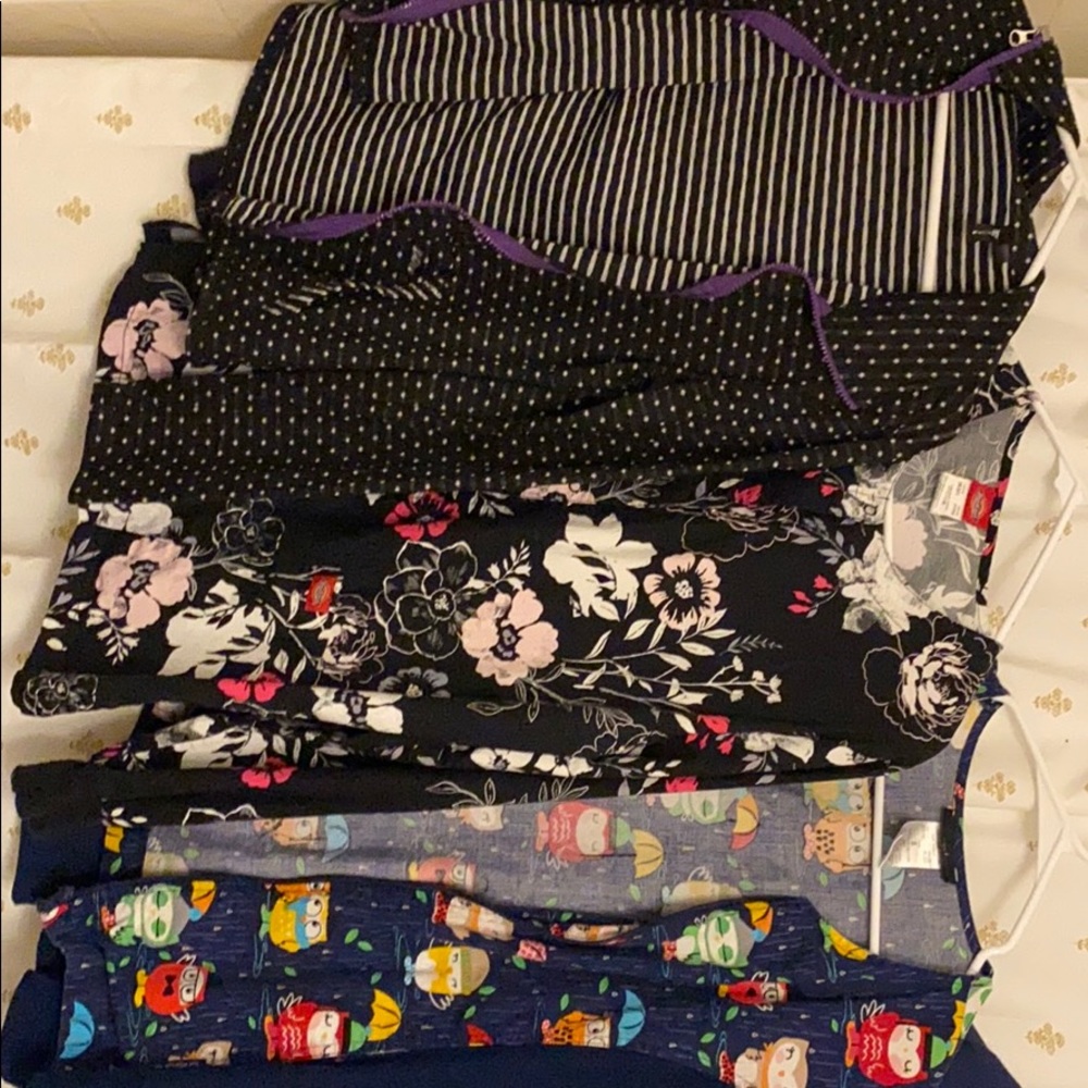 SIX scrub jackets. Selling as a lot!!